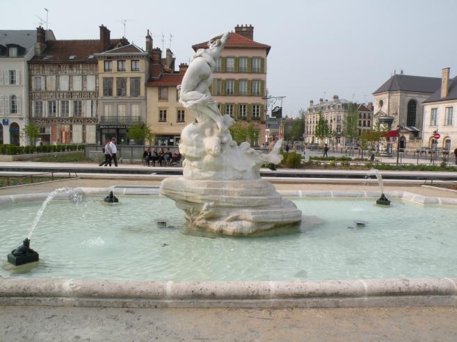  statue et fontaine